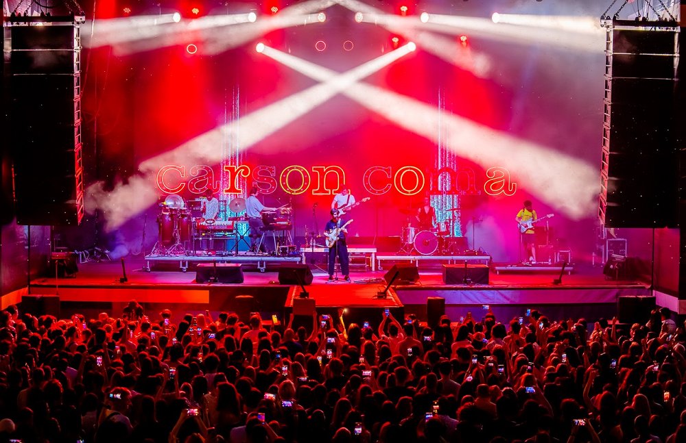 Carson Coma extra hosszú show-val érkezik a Plázsra