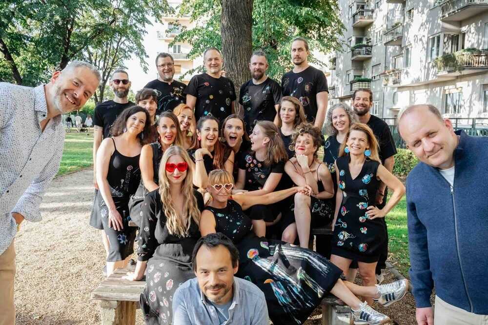 Amikor 25 emberi hang belép egy jazztrióba - Moonlight Whisper címmel mutatja be közös albumát a Horváth Gábor Trió és a Cheeky Kórus